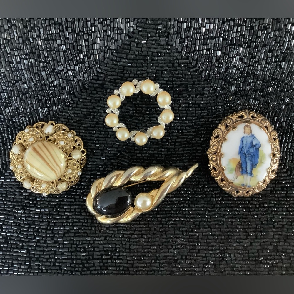 Vintage Brooches Set of 4.  Sold “As Is”